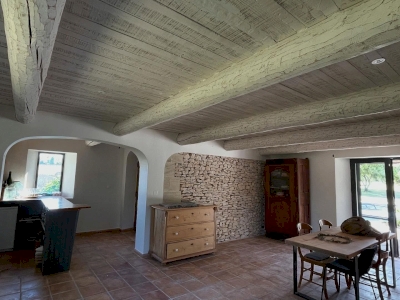 Plafond provençal éclairci à la chaux