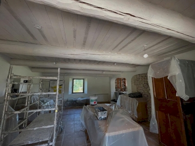 Plafond provençal éclairci à la chaux